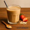 Ποτήρι smoothie με maca powder Euronuts – βιολογική σκόνη μάκα σε συνταγή ενέργειας και ευεξίας